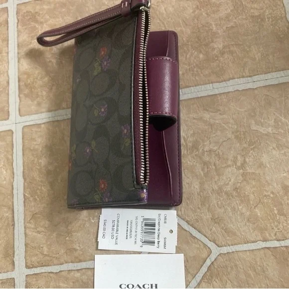 Coach Wallet. - Picture 3 of 5